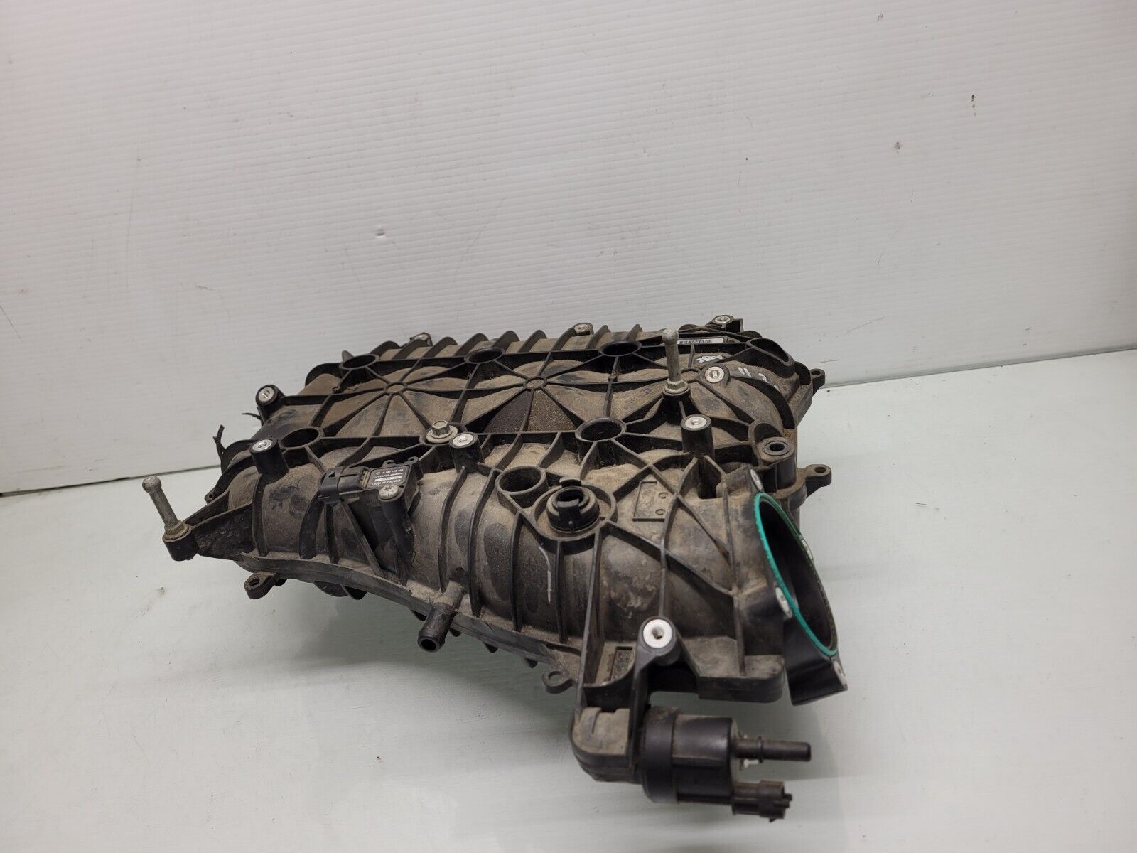 2010-2011 Cadillac Srx 3.0L Engine Upper Intake Manifold Oem