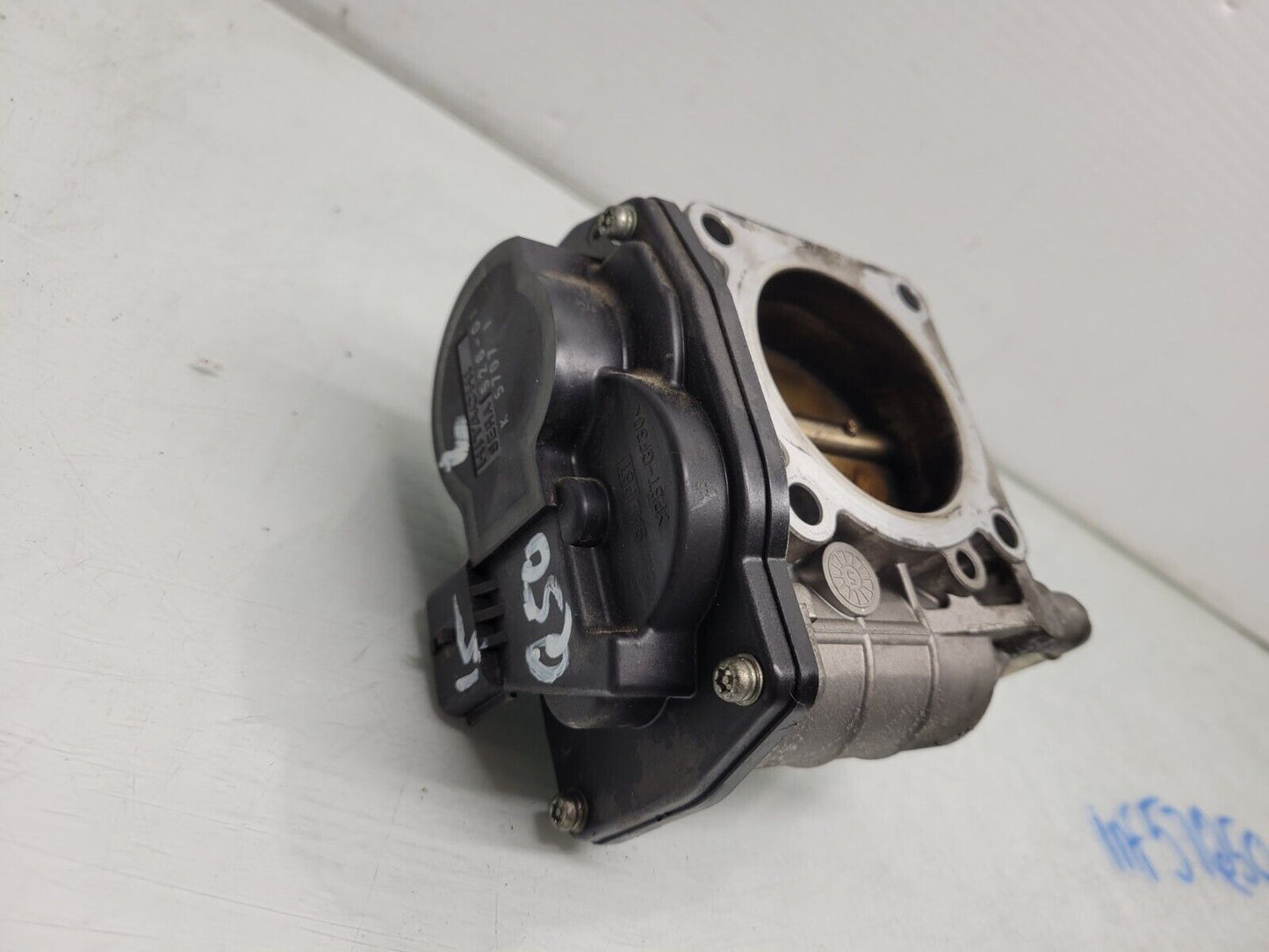 2014-2017 Infiniti Q50 Left Throttle Body Oem