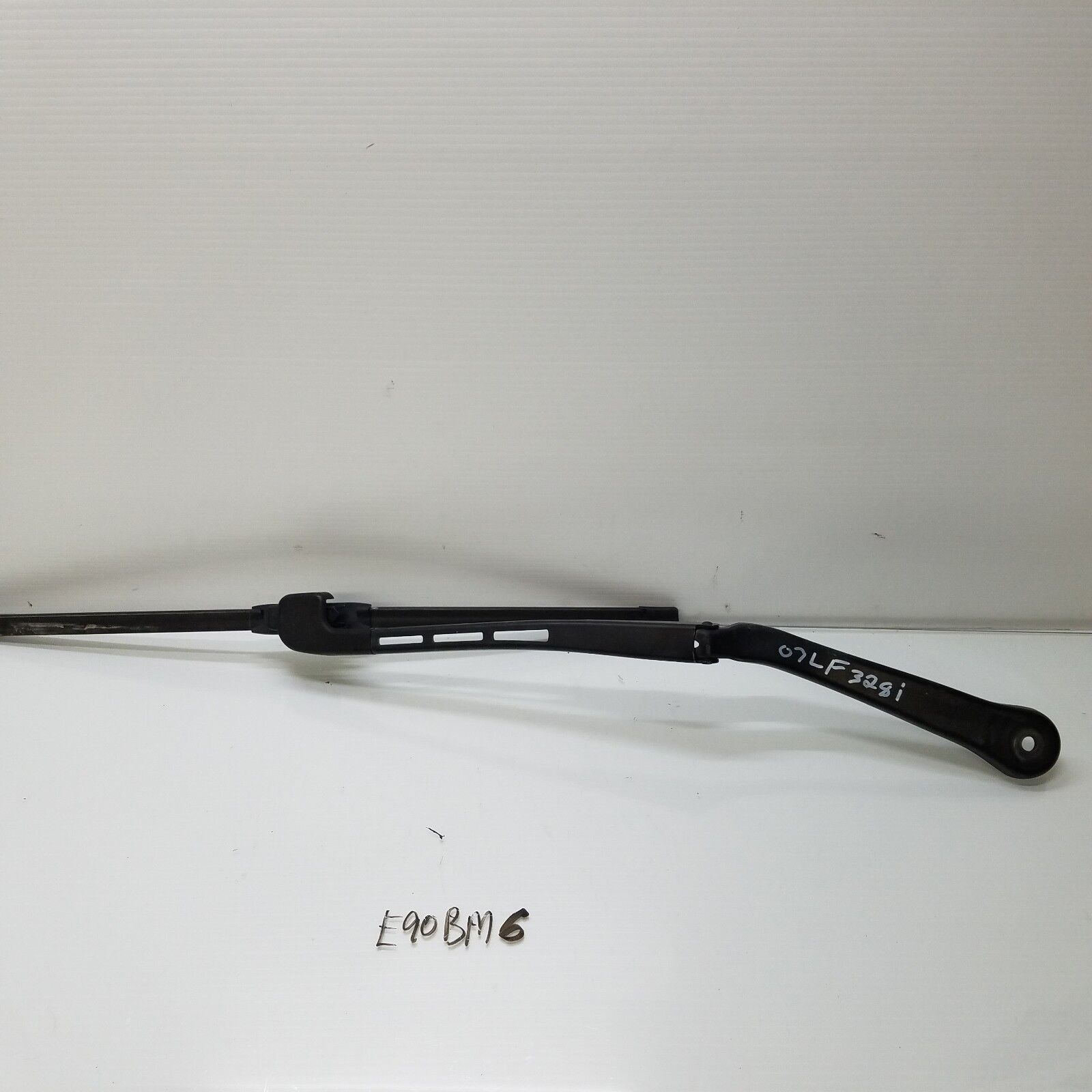 2007-2008-2009 BMW 325I 328I 330I 335I E90 Left Side Windshield Wiper Arm Oem