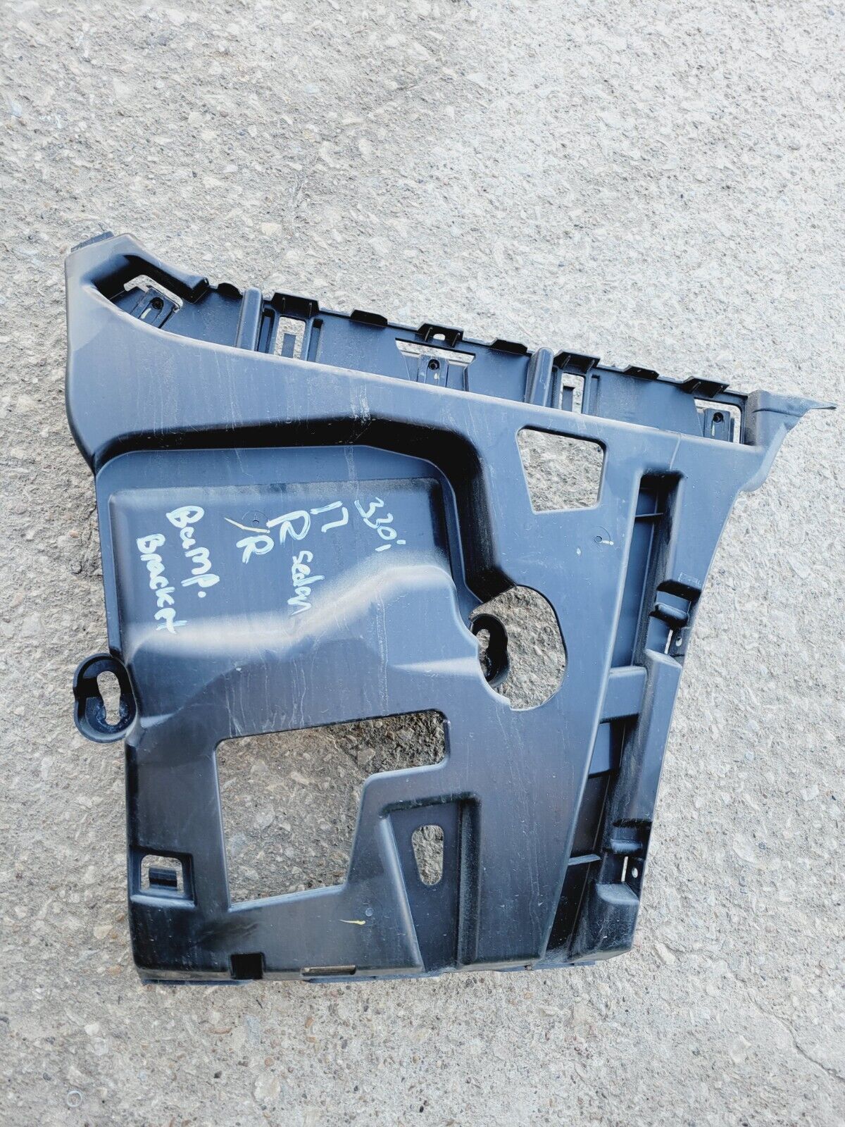 2016-2018 BMW 320I 330I 340I Sedan Right Rear Bumper Bracket Oem