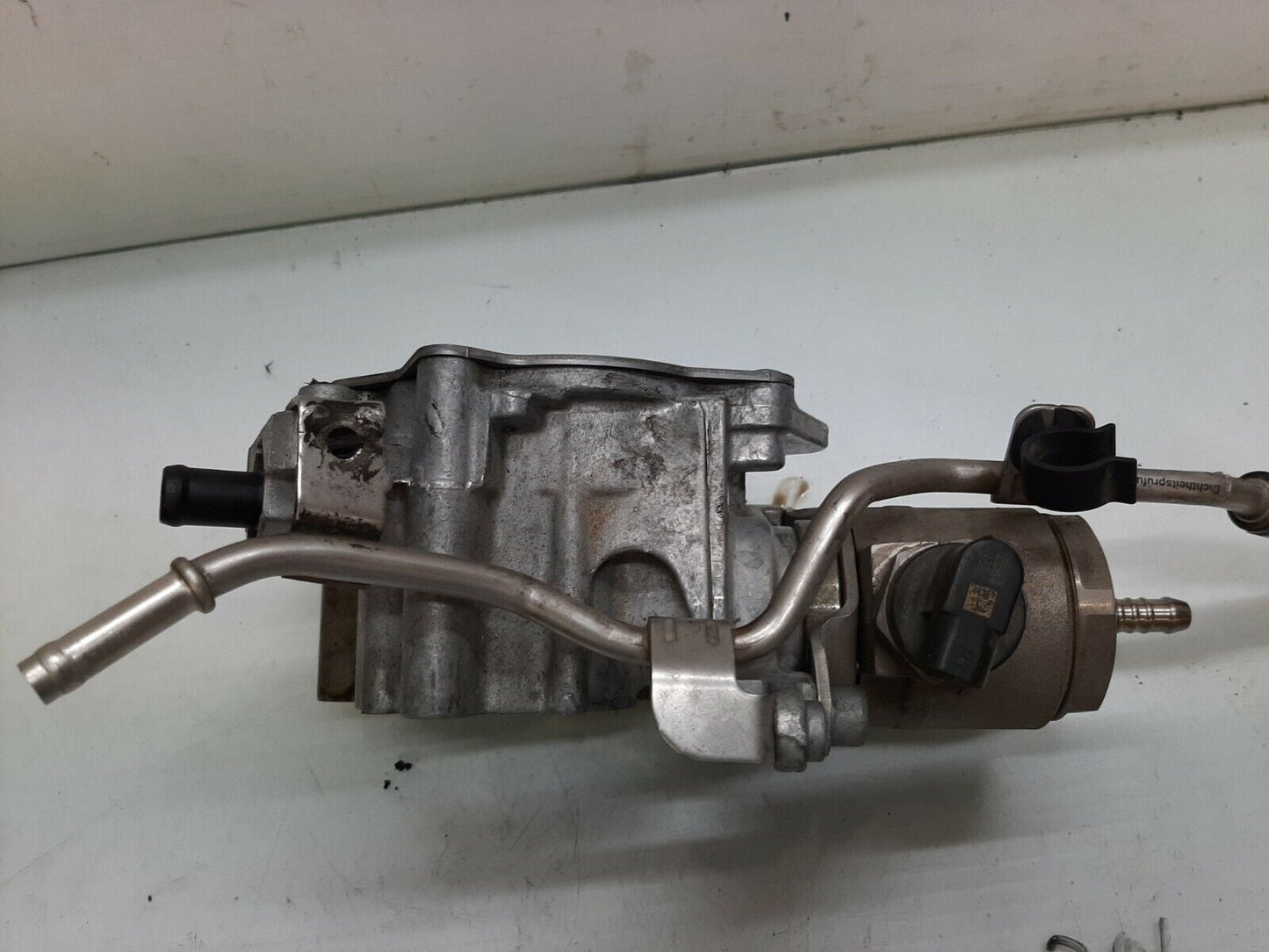 2010-2012 Audi A5 Quattro 2.0L Vaccuum Fuel Pump Oem