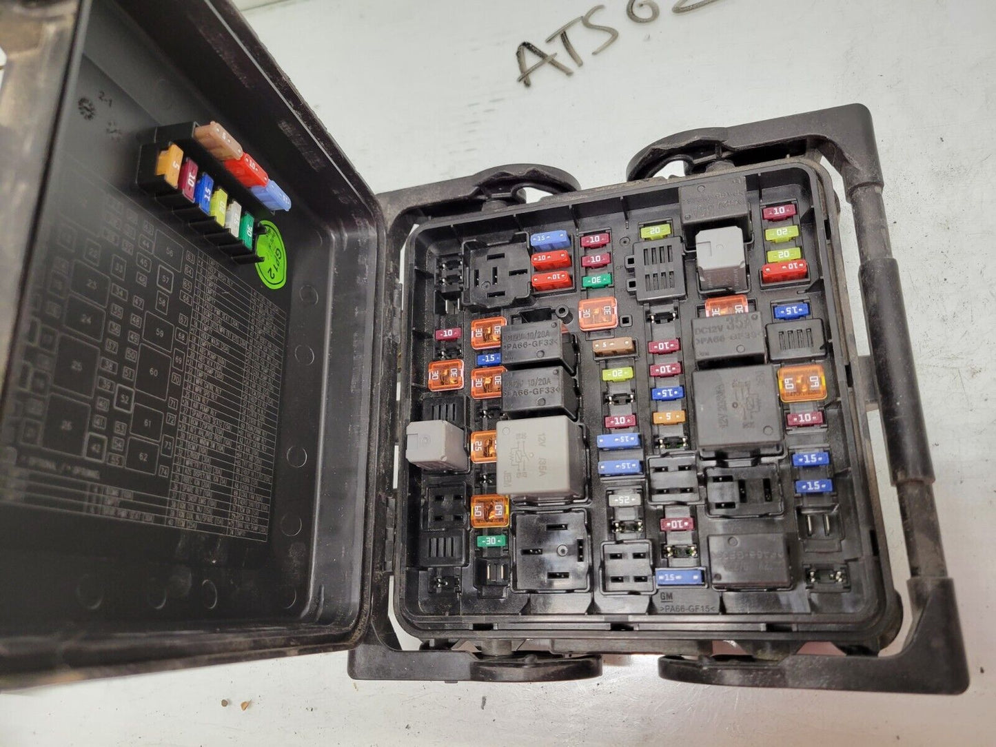 2013-2014 Cadillac Ats Fuse Box Relay Control Module Oem