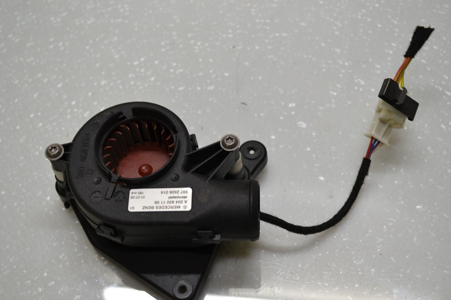 2010-2012 Mercedes Glk350 Module Fan Oem 2048301108