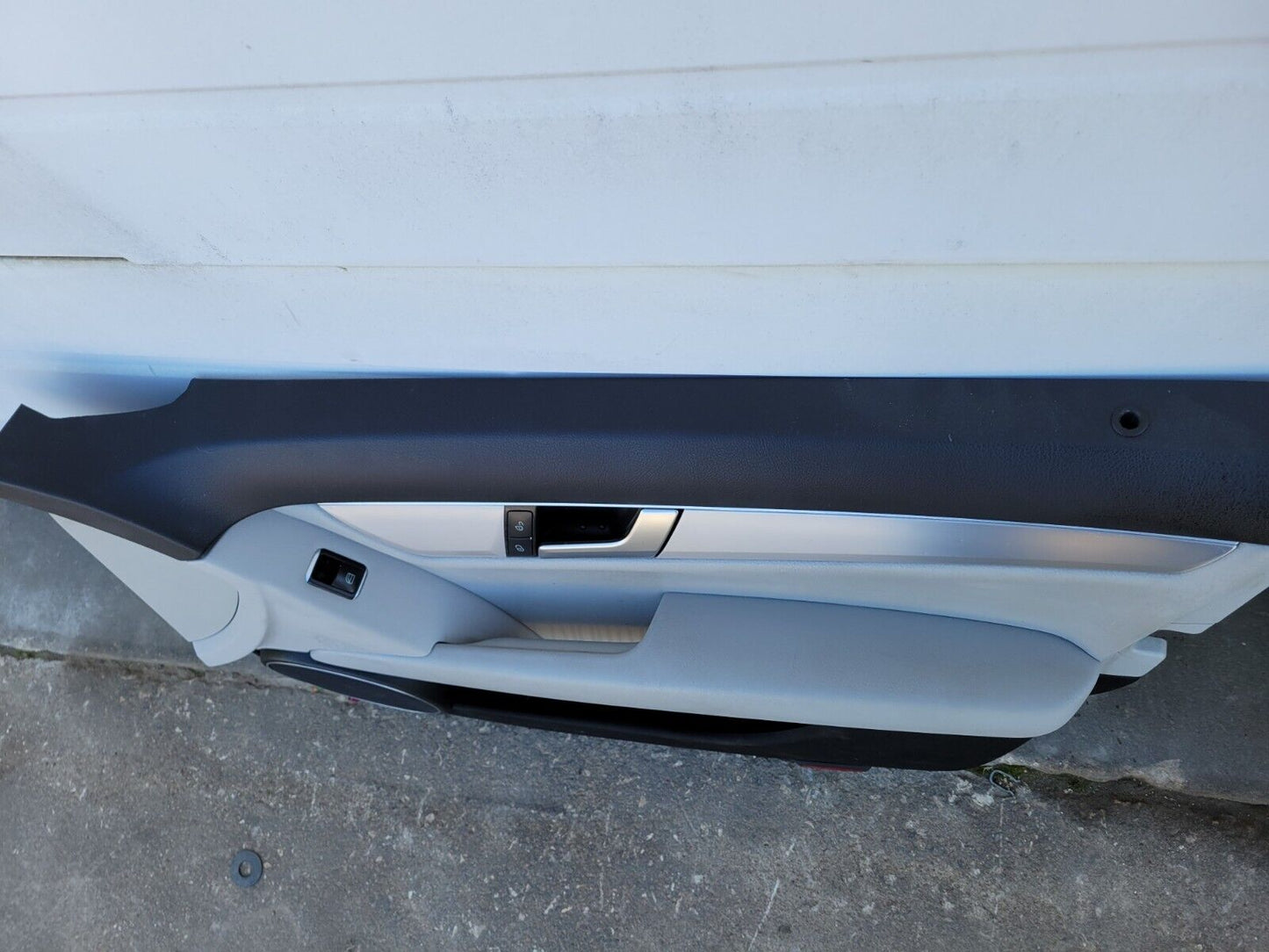 2012-2014 Mercedes C250 C350 Right Front Interior Door Panel OEM 2047206280