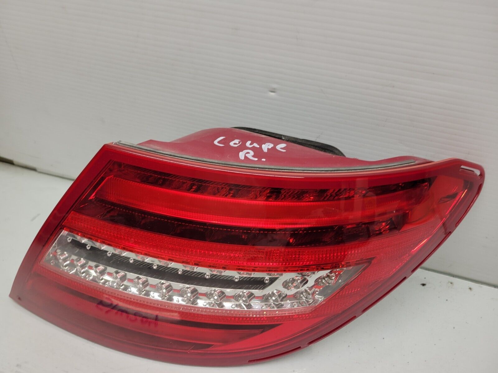 2012-2014 Mercedes Coupe C250 C350 Right Tail Light Oem Driver 2049060703