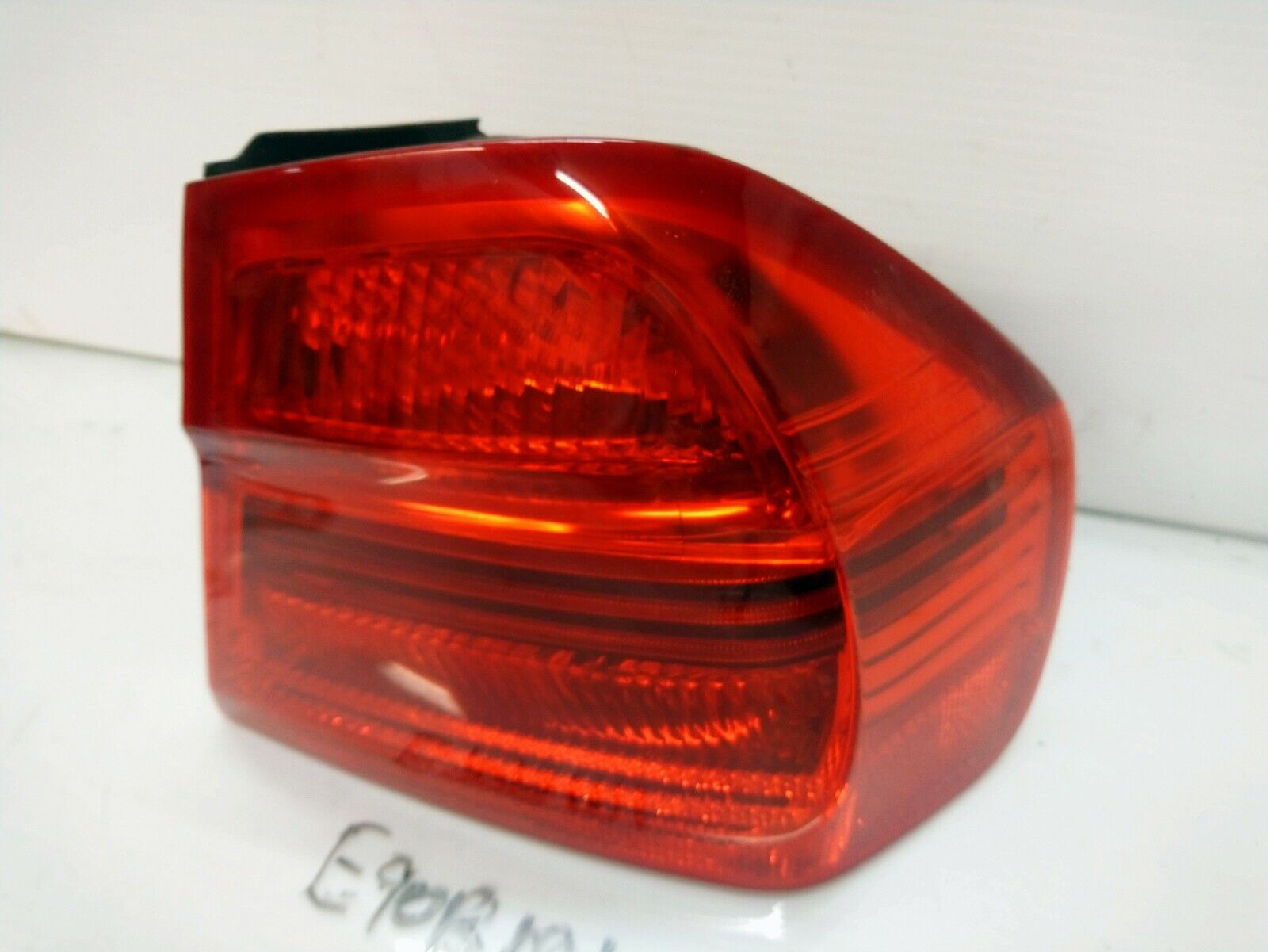 2006-2008 BMW 328I 335I Right Tail Light Outer 7161956 Oem E90