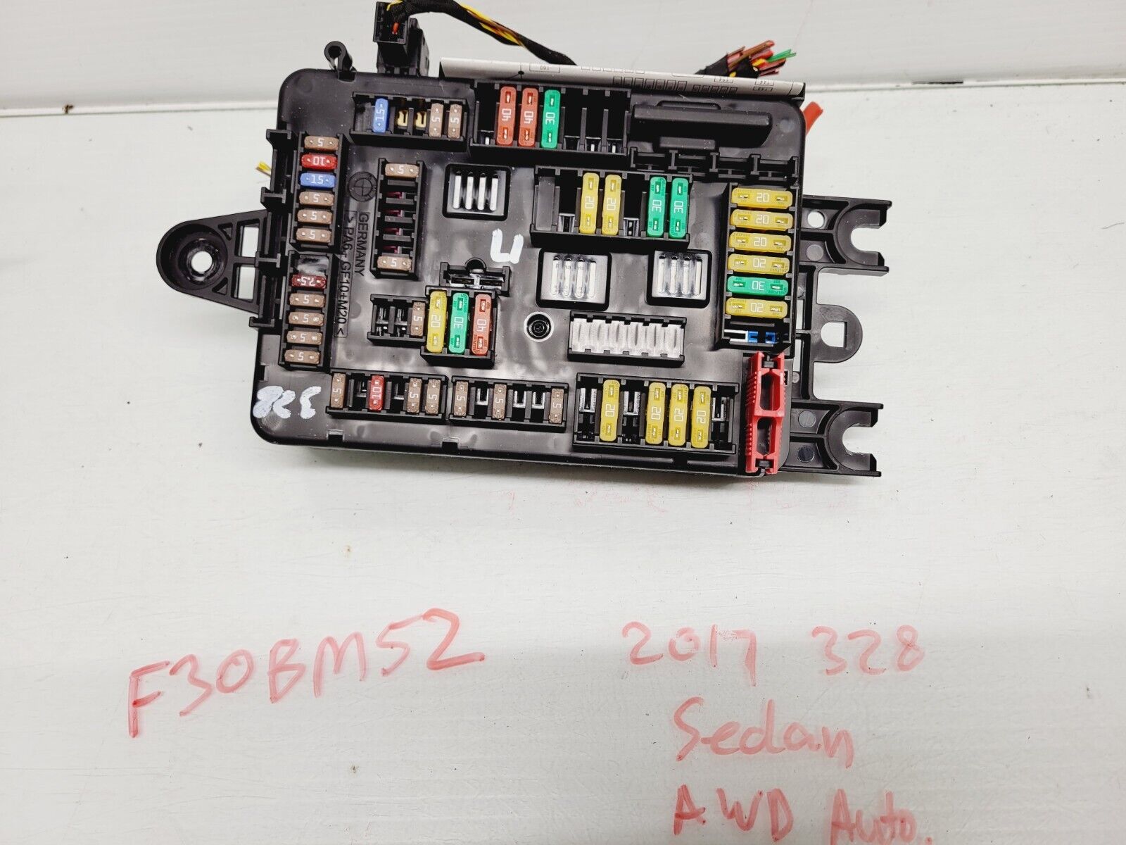 2016-2018 BMW 320I 330I 340I Rear Distribution Fuse Box Relay Module Oem