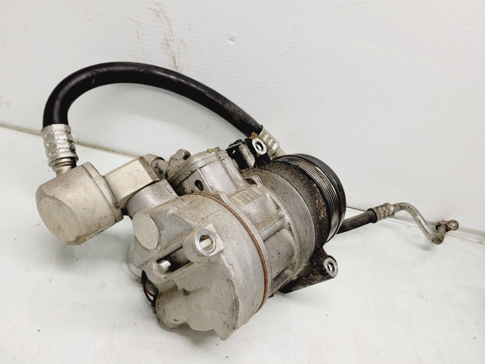 2012-2014 Mercedes C250 A/C Compressor w Hoses