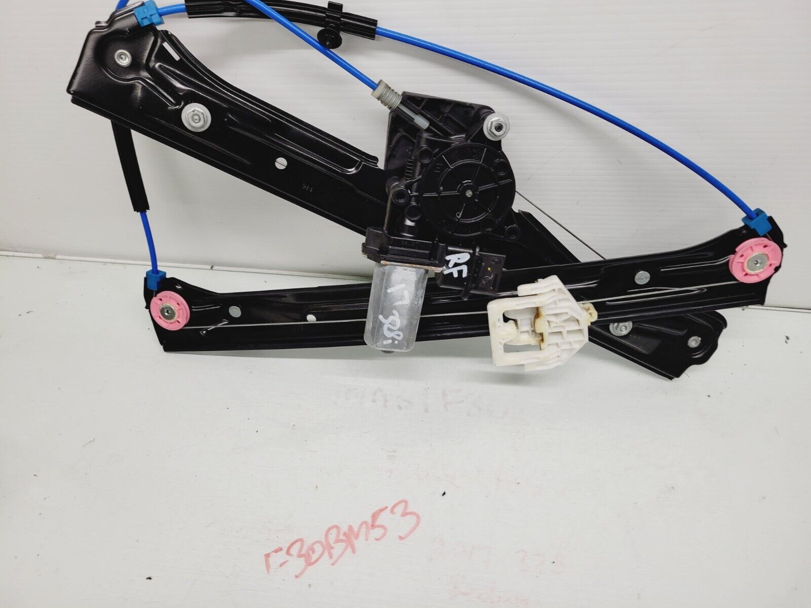 2016-2018 BMW 320I 330I 340I Passenger Front Window Regulator W Motor 7259824