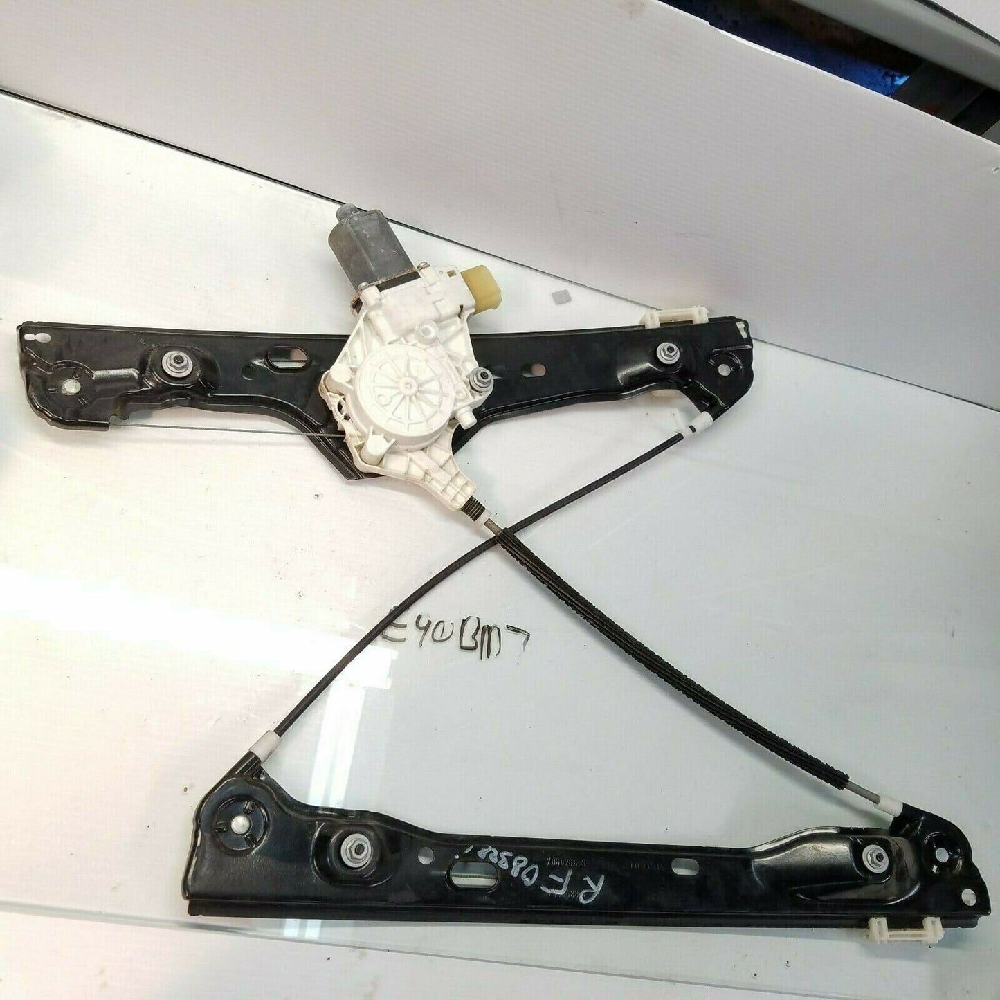 2006-2011 BMW 325I 328I 330I Front Right Door Window Regulator W/ Motor 7060266