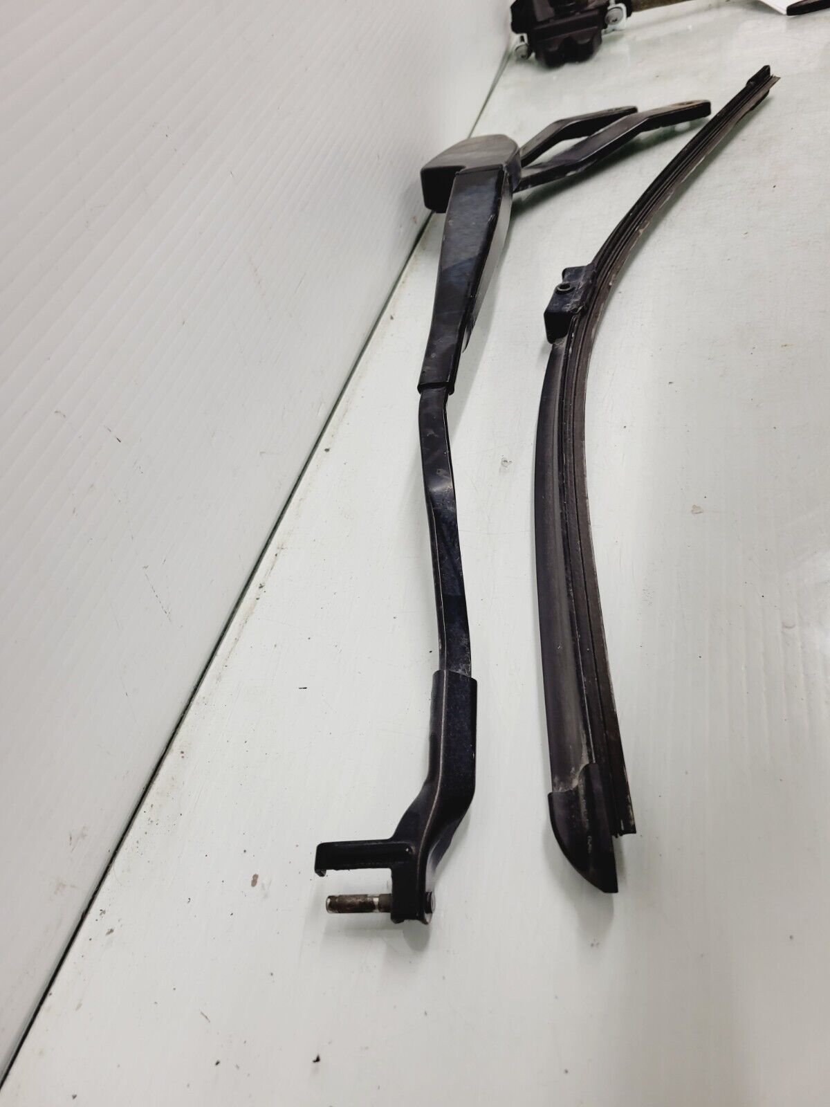 2012-2014 Mercedes C250 C350 Sedan Passenger Windshield Wiper Arm A2048201544