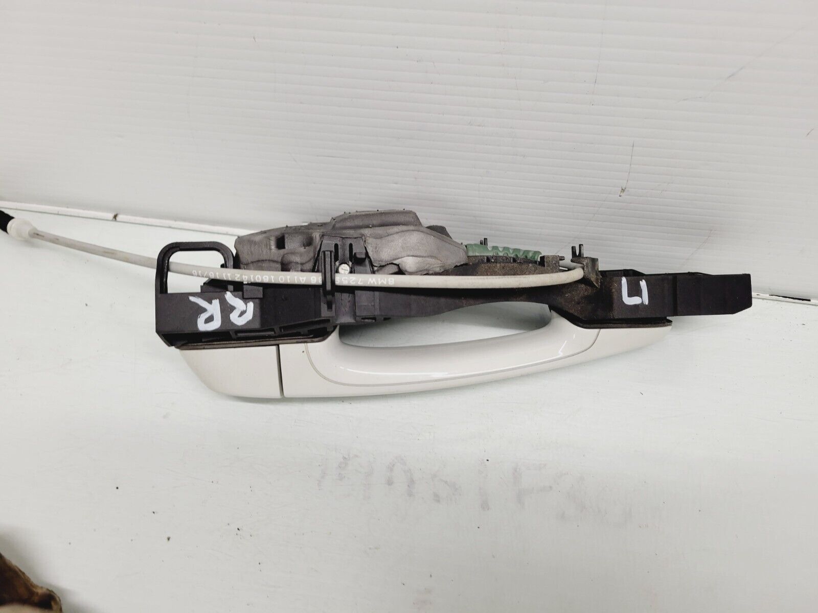 2016-2018 BMW 320I 330I 340I Right Rear Door Handle White Oem