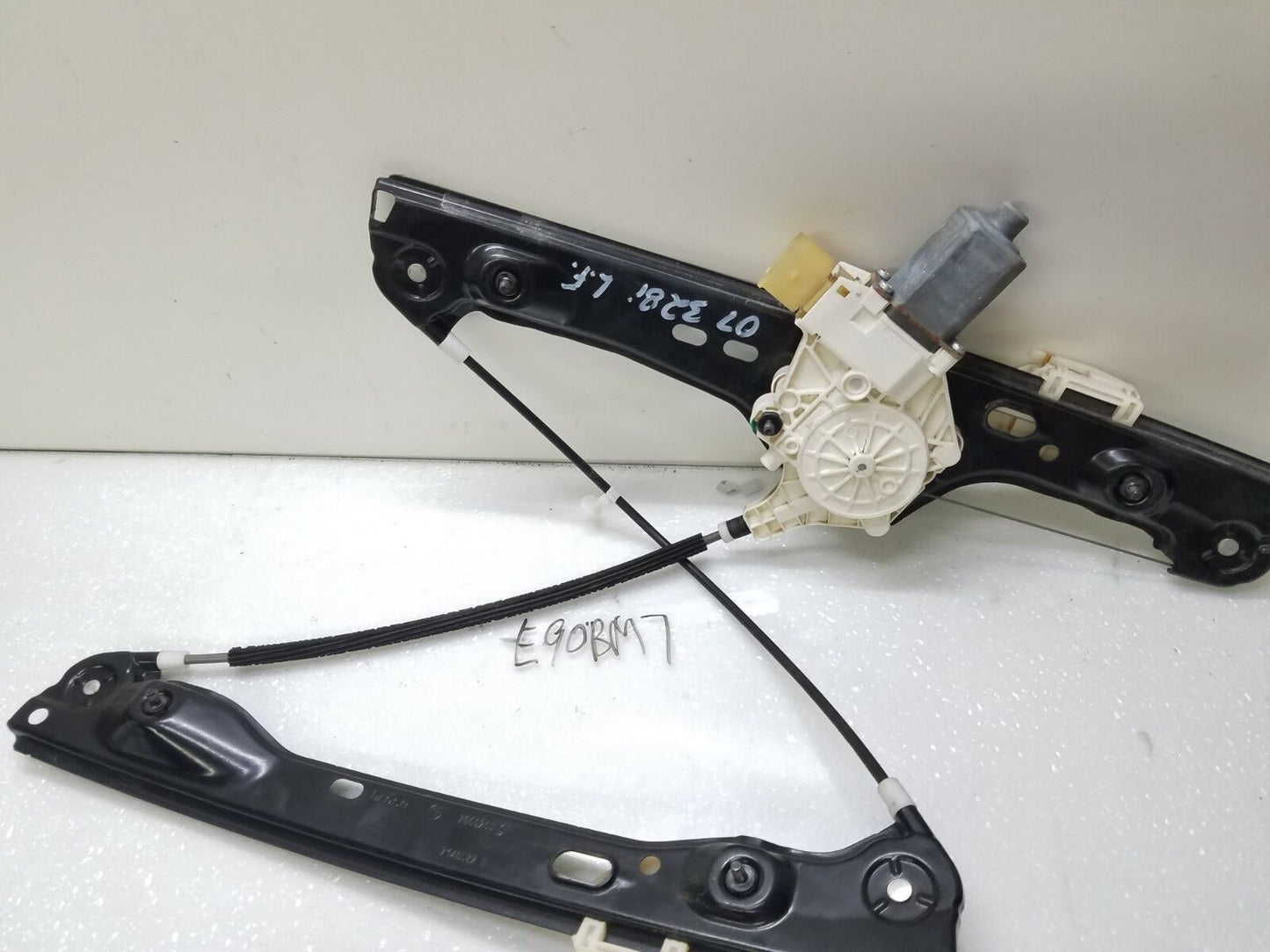 2006-2008 BMW 325I 328I 330I 335I Right Front Window Regulator Motor Sedan