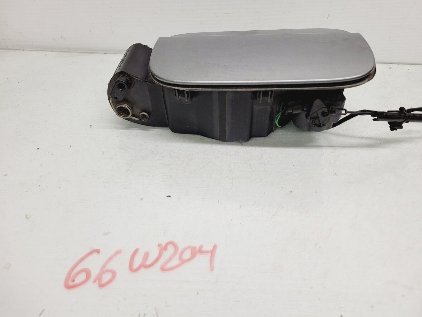 2012-2014 Mercedes C250 1.8L Sedan Fuel Tank Lid Cover OEM A2047500103