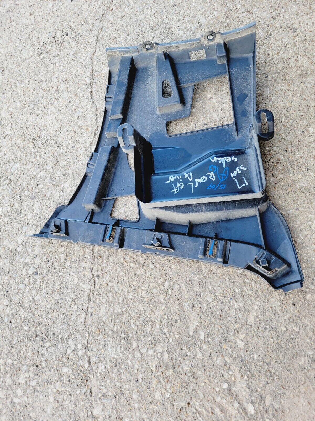 2016-2018 BMW 320I 330I 340I Sedan Left Rear Bumper Bracket Oem