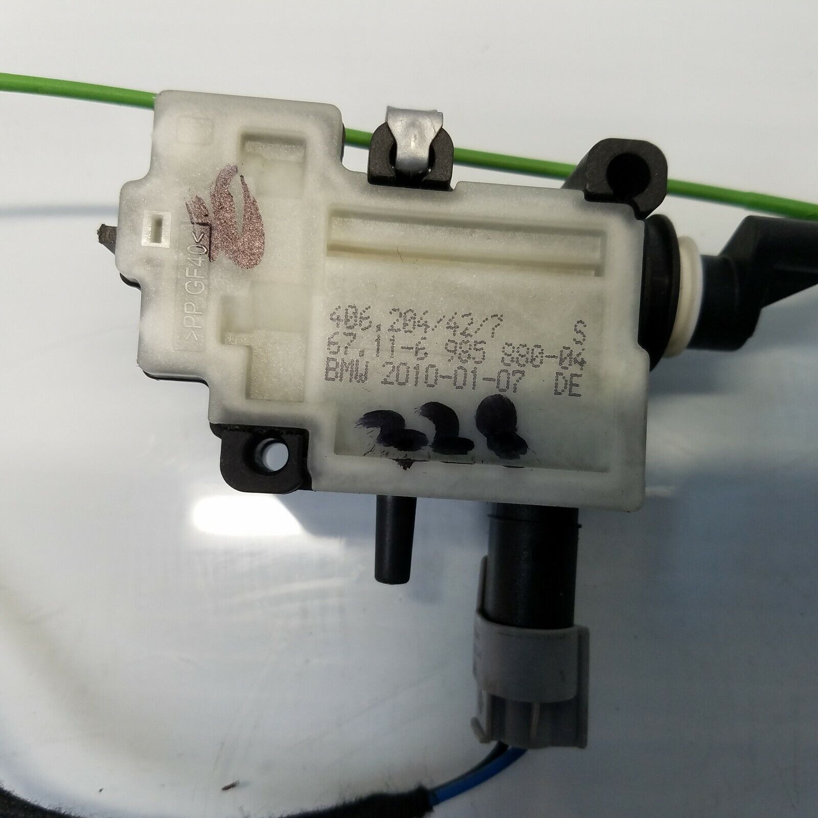 2006-2011 BMW E90 325I 328I 330I 335I Fuel Gas Lid Door Lock Actuator 6985880