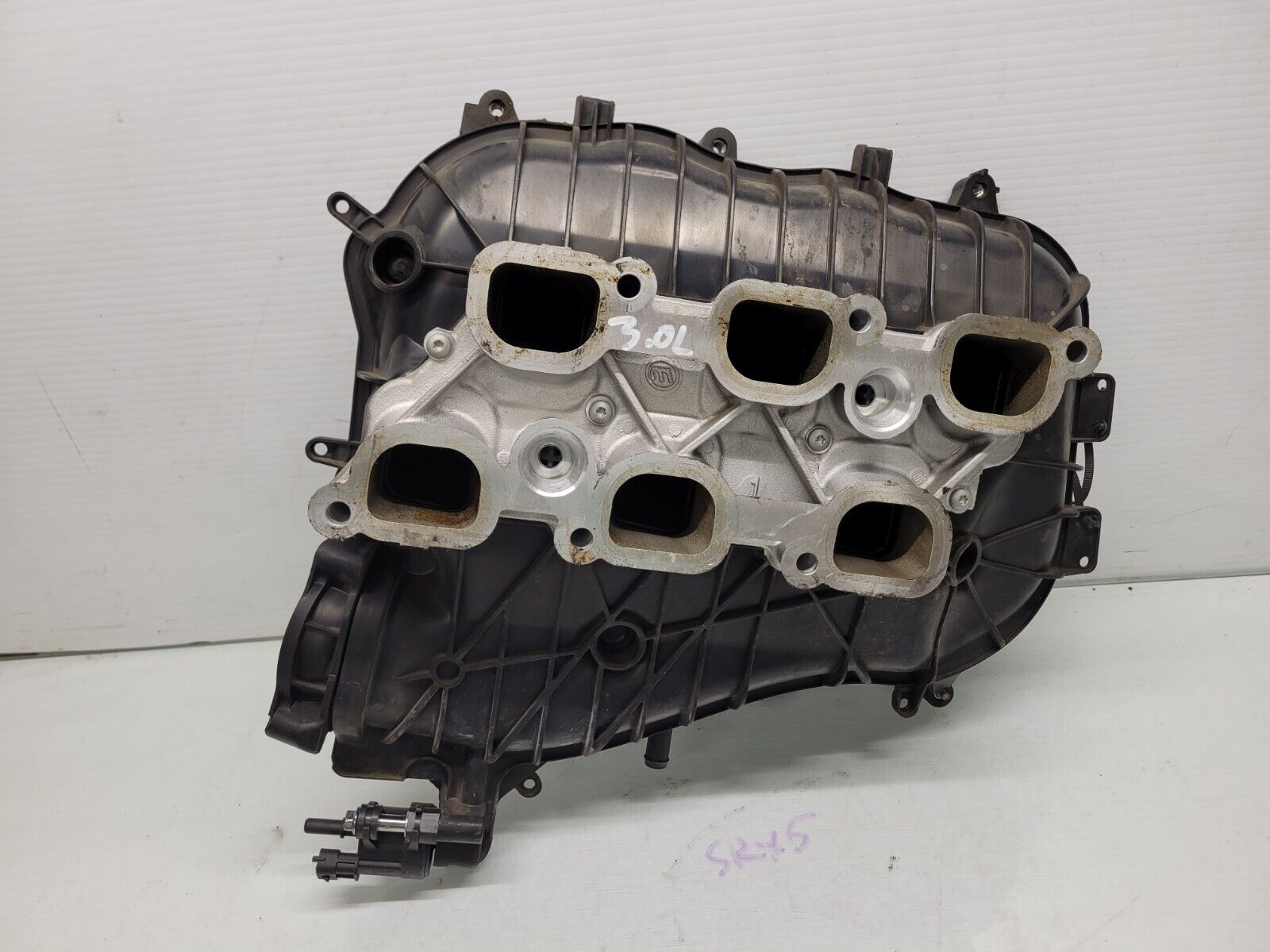 2010-2011 Cadillac Srx 3.0L Engine Upper Intake Manifold Oem