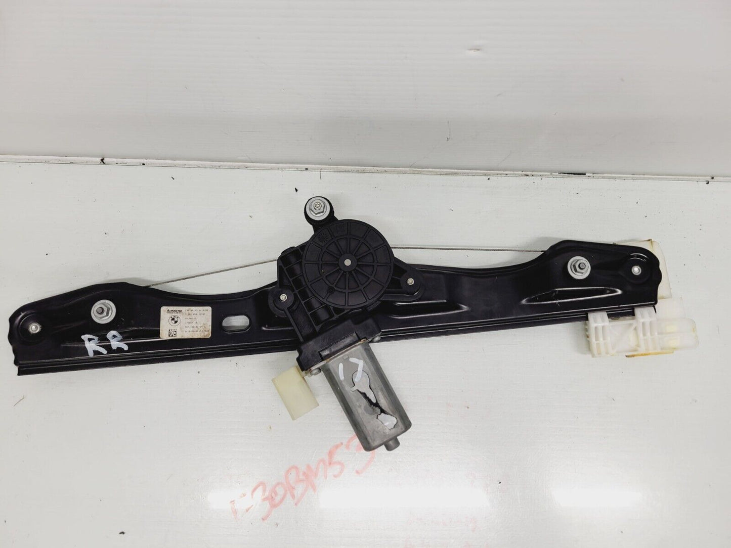 2016-2018 BMW 320I 330I 340I Right Rear Window Regulator W/ Motor Oem