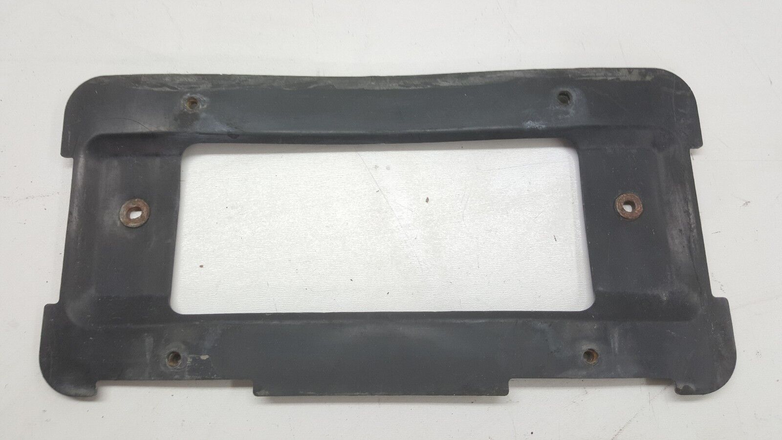 99-00-01-02-03-04-05 BMW 325I 328I 330I Rear License Plate Molding E46