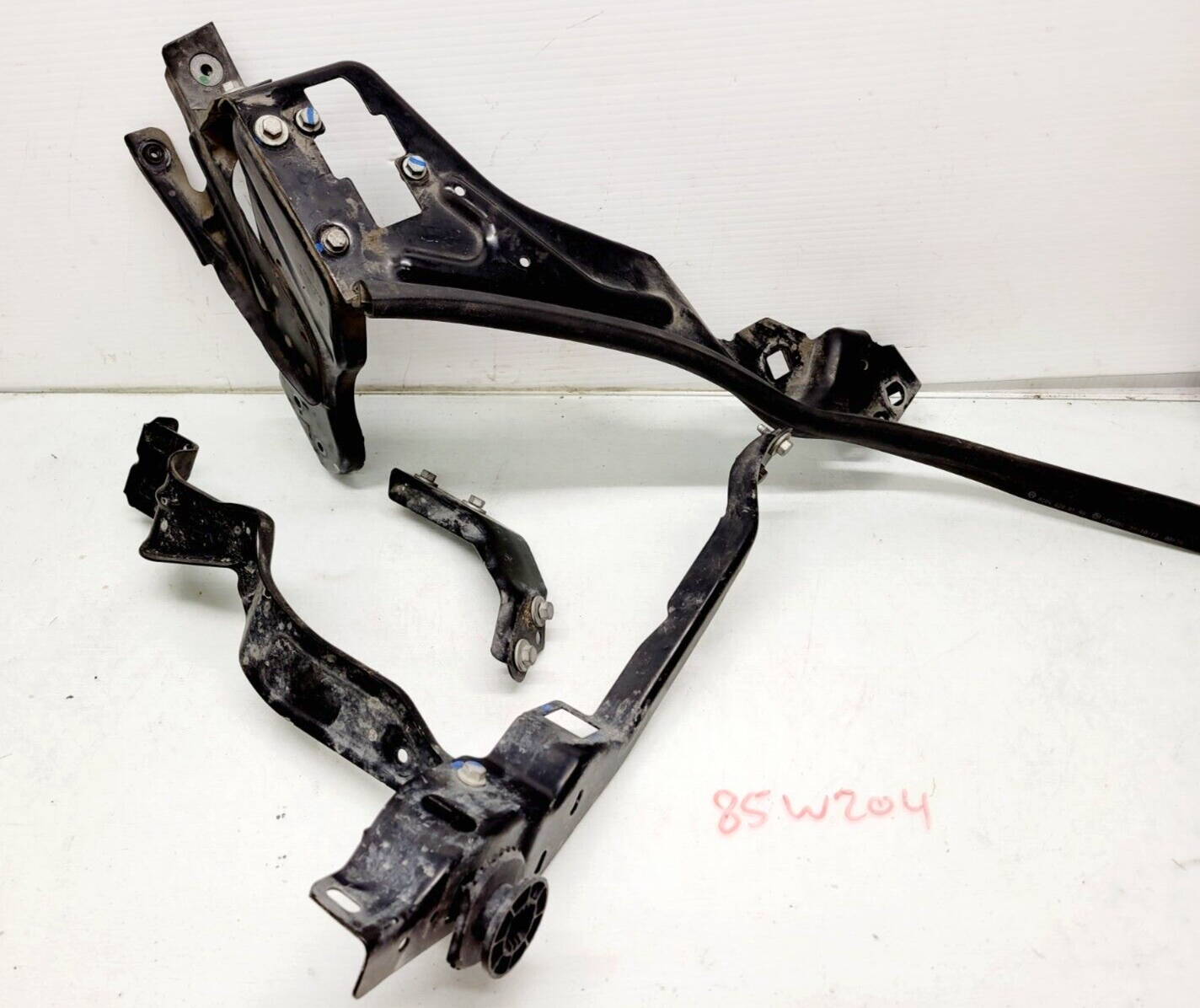 2008-2014 Mercedes C250 C300 C350 Passenger Headlight Bracket Set